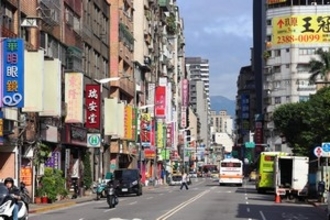 統治時代に日本人が残した「通り」が台北を代表する繁華街になっていた＝中国