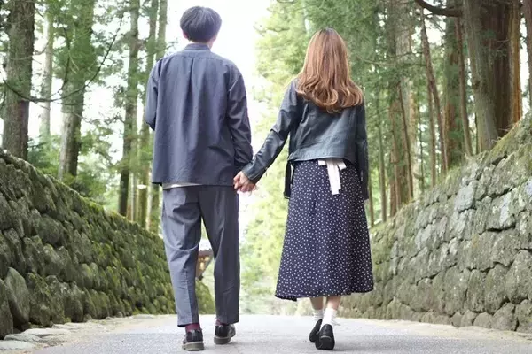 「【夢占い】元カノが夢に出てくる意味・心理とは。復縁・未練の暗示？」の画像