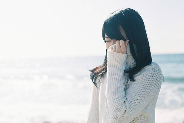 【夢占い】元カノが夢に出てくる意味・心理とは。復縁・未練の暗示？