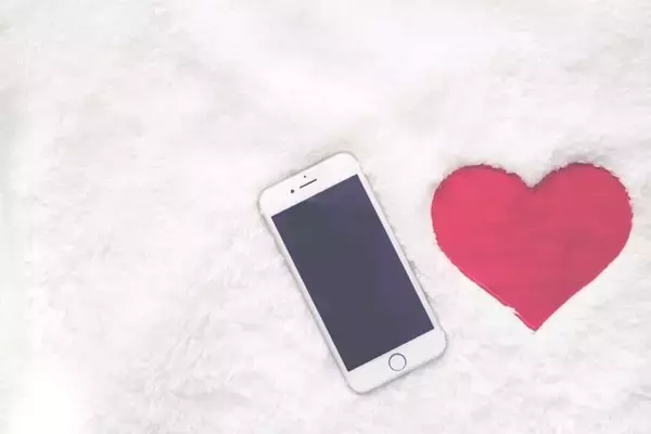 「好印象な「あけおめLINE」のコツ！相手別に例文付きで解説」の画像