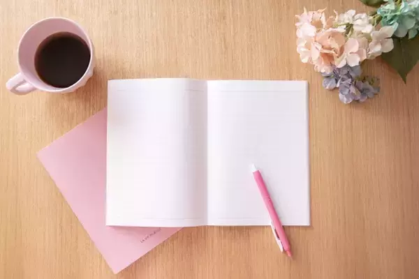 「「引き寄せノート」とは？願いを叶えるための書き方のコツ！」の画像