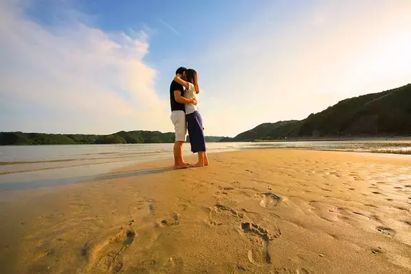 「キスの種類12選！キスする効果と心理、上手なキスのポイントも」の画像