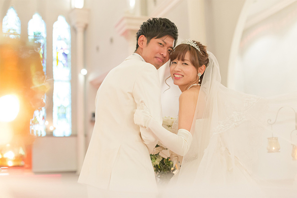 新郎だけ知らなかったサプライズ結婚式 友人たちの協力で感動の涙 19年5月7日 エキサイトニュース