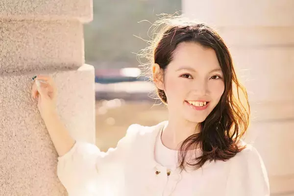 「マッチングアプリのモテ写真をプロが解説！NG例や撮影のコツも」の画像