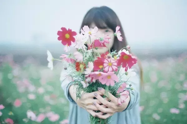 「愛されたい症候群とは？特徴や克服法、愛され女子になる方法も」の画像