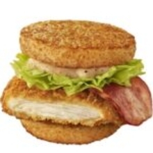 マクドナルド「ごはんチキン ガーリックベーコン」新登場　新潟県産コシヒカリ100％使用　「夜マック」で期間限定販売