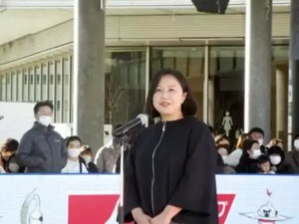 スカイツリーの下、安藤美姫さんが初滑り 日清製粉Gが9回目協賛