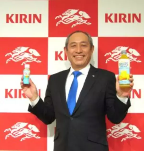 「午後の紅茶」果汁を紅茶で仕立てた「FRUITS ＆ ICE TEA」好調　TVCMせず発売11日目で2000万本　低果汁ユーザー獲得の可能性