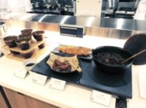 ロイヤルグループ ホテル改装しファミレス併設 東海初の朝食ビュッフェ提供