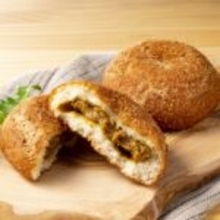 セブン-イレブン「お店で揚げたカレーパン」全国拡大へ　「予想以上に好調」直近で1日100個超えの店舗も