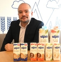 「Alpro(アルプロ)」が倍増　トライアル促進に注力して急成長のオーツミルク市場を開拓　ダノンジャパン
