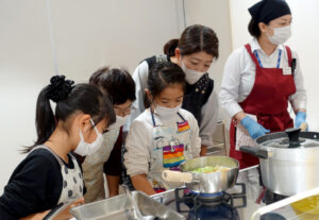 高野豆腐でランチプレート 旭松食品がおやこ料理教室