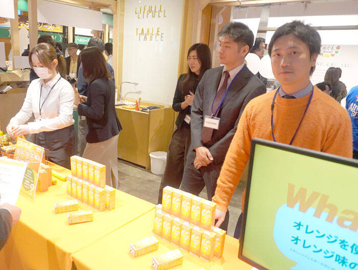 カゴメ 飲料にオレンジ味「ビヨンド」 猛暑へ電子使わない「かけトマ」