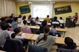 明治、カカオとチョコレートについて丸一日かけて「見る・食べる・体験する」ツアーを実施
