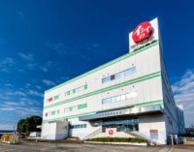 石井食品 栗の皮むき工程を公開 品質保証の取り組みも