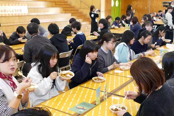 にしき食品 地元の小学生と商品開発 レトルトカレー限定販売