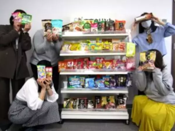 「シール帳」ならぬ「お菓子帳」でみられる菓子業界発展の可能性　複数社商品の合わせ技で個社ではなし得ない魅力やワクワク創出