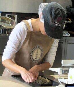 タリーズ唯一の店内焙煎店　焙煎や豆へのこだわりを「見て、知って、味わう」体験の場　タリーズのブランド価値を一貫して体現