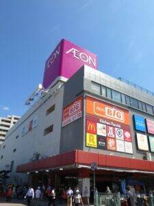 激安特価7円商品も　来店時の驚きや買い物の楽しさ演出　真のディスカウントストア志向するイオンビッグが集大成的な店舗開業