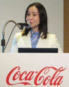 コカ・コーラシステムが「綾鷹」原料茶葉の持続可能な農業を促進　スタートアップ企業の高機能バイオ炭「宙炭」使用して実証実験