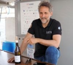 持続可能なワインづくりに挑む仏「アルベール・ビショー」 理念共鳴のメルシャン、船上で試飲イベント