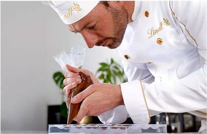 リンツ初のアルティザン 職人の技術と五感を尽くした 「シグネチャープラリネ」