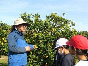 国産レモンの島・大崎上島でポッカサッポロ佐藤雅志社長自らレモン食育活動　レモン総需要拡大へ価値啓発と生産振興の機運醸成