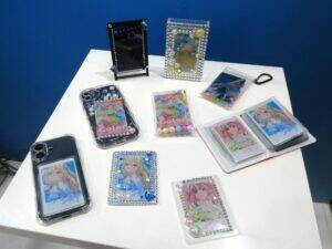 サントリー、自販機でオリジナルグッズの販売拡大　2028年に売上100億円以上計画　「推し活」需要のさらなる高まり見込む