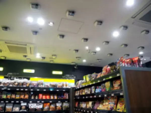 新たに無人レジ店舗 電子マネーも現金も 誰もが利用しやすく ファミリーマート