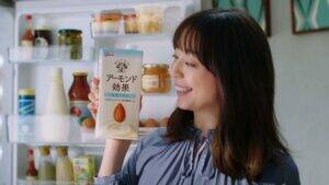 植物性ミルク市場を牽引する「アーモンド効果」  美や健康に気づかう女性に加えて男性の購入が拡大している理由 江崎グリコ