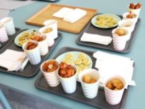 味の素冷凍食品、アレルギー配慮のから揚げ・ギョーザなど充実 小麦・卵・乳不使用の親子ランチ会開く 「アレルギー有無に関わらず同じ食卓を」