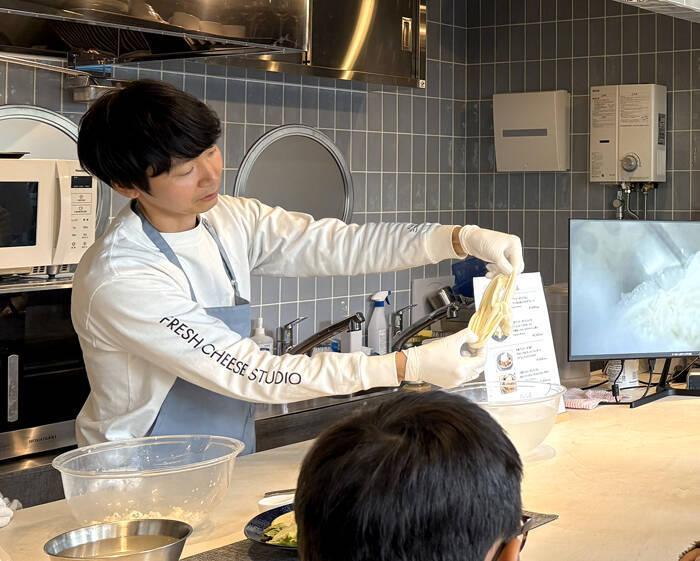 明治 “できたて体験”で酪農伝える 世田谷区と連携し食育授業