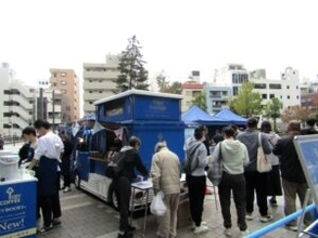 お湯を注ぎ最短10秒でレギュラーコーヒー抽出　キーコーヒー社員がソラマチひろばで実演・提供　新商品「JET BREW」の価値伝達