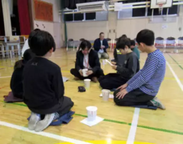 明星食品 地元小学校で出張授業 カップ麺のデザイン競う