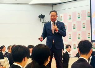 セブン-イレブン 阿久津社長「主体的に挑戦を」 展示会連動は“記憶に残る第一歩”