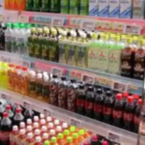 飲料、相次ぐ値上げ発表　主要の小型ペットボトルで　平均20円UP