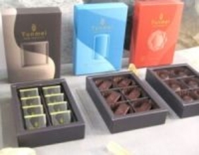 カカオ80％以上でも苦味がなく口どけが良い　江崎グリコ、とろける宝石イメージのチョコブランドに磨き　ボンボンショコラ登場