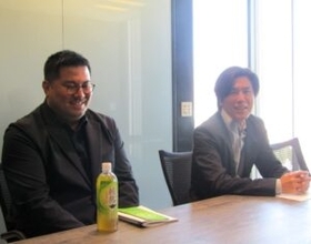 コカ・コーラ「綾鷹」が過去最高の販売数量更新の見込み　ブランドキャンペーンとおにぎり訴求が奏功　「綾鷹 濃い緑茶」も貢献