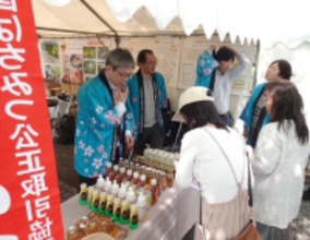 アースディ2026に出展 展示、クイズで蜂蜜をPR 全国はちみつ公正取引協議会