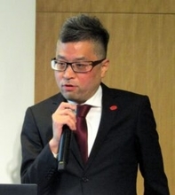 バイオマス発電に革新　燃焼を伴わず電力へ変換　熱のロス少なくローコストを実現　コカ・コーラとスタートアップ企業が実証実験