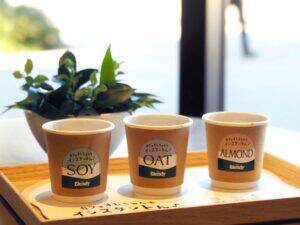 「ブレンディ」インスタントコーヒー「そのままミルクに入れて溶ける」カフェオレ訴求　都立明治公園に飲み比べできる体験の場　味の素AGF