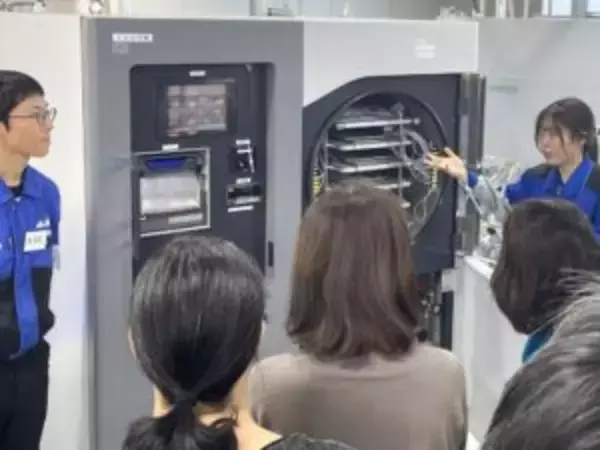宇宙空間に近い環境で製造される「アマノフーズ」みそ汁　真空状態での乾燥で食材の風味や栄養価など保持　開発ラボツアーで伝達　アサヒグループ食品