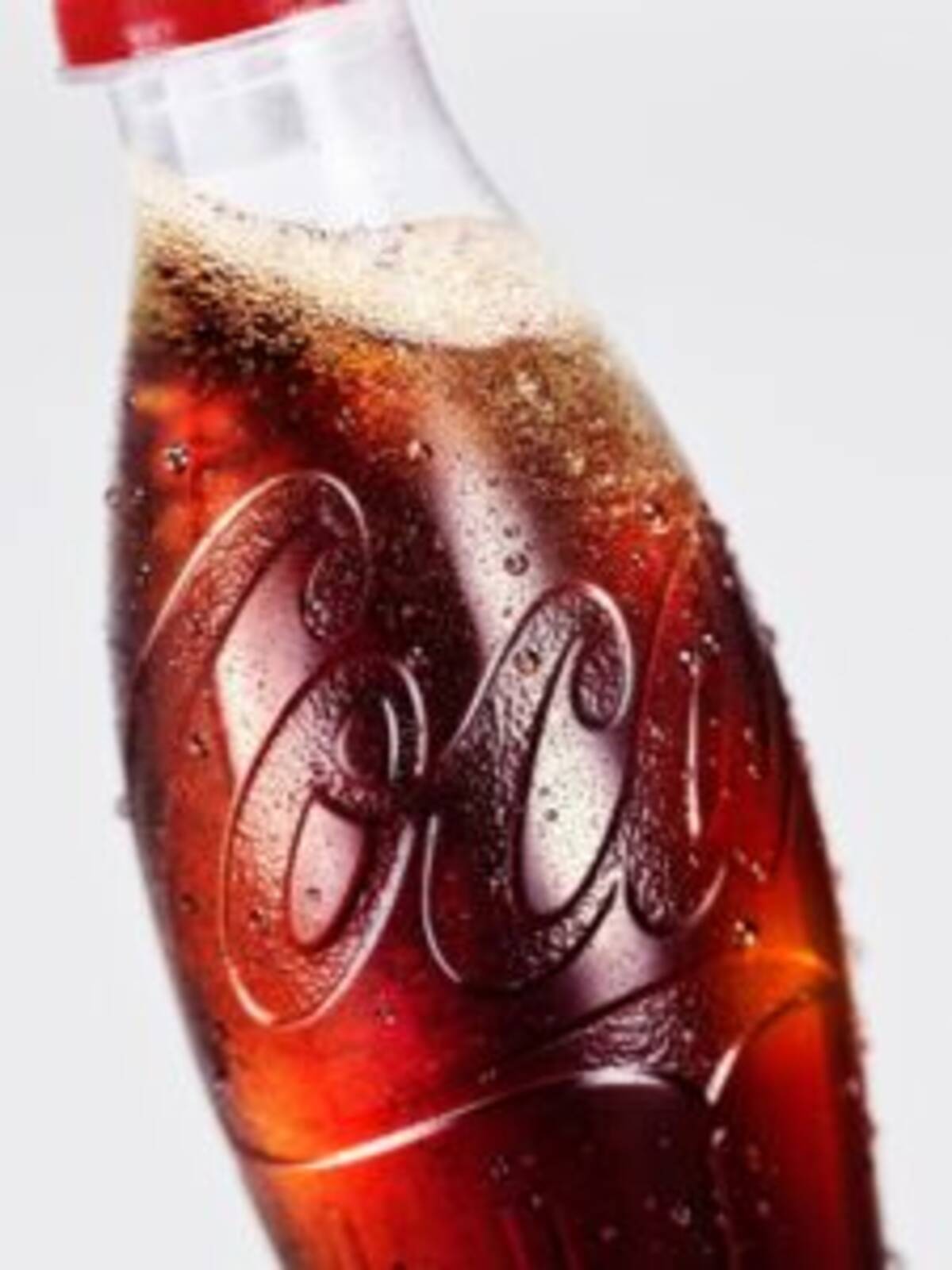 コカ コーラ 新ラベルレスボトル登場 コンツアーボトルにサスティナビリティーの要素追加 100 リサイクルpet使用 22年4月7日 エキサイトニュース