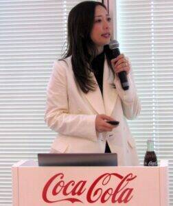 「コカ・コーラ」全国の外食店の盛り上げに全力投球　家庭では得られない体験価値に磨き　「瓶コーク」おいしく飲める場所を倍増