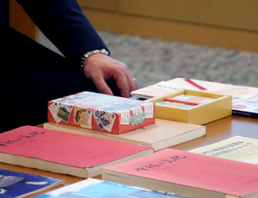 三和酒類が図書費を寄付 宇佐市の文化財保護に活用