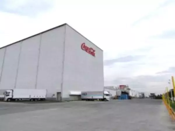 「2024年問題」解決の一助となるか　1日400台のトラック入出荷を可能とするコカ・コーラボトラーズジャパン巨大DC　全貌に迫る
