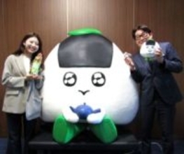 「綾鷹」おにぎりと組みビジネス街で働く人たちに束の間の休息を提供　狙いは「より日常に」　オリジナルキャラクターも出現