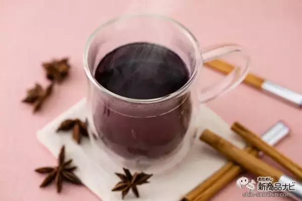 「本場ドイツのホットワインを簡単に！ 芯から温まれて食事にも合う『グートロイトハウス・グリューワイン 赤/白』」の画像