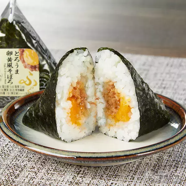 「『ファミリーマート・今週の新商品情報』ポケモンスリープコラボでリラックス！『パインフラッペ　パイン味ゼリー入り』や『クリームがおいしい　ふわふわ台湾カステラ』ほか」の画像