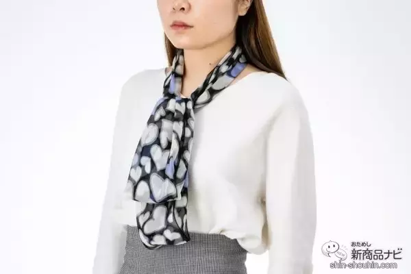 「サッと首に通すだけ！ 時短でおしゃれな日本製のシルクスカーフ＆ストール『KINUWA-絹輪-』をおためし」の画像
